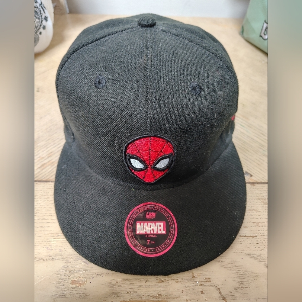 Lids Exclusive Marvel Spiderman Black Fitted Hat Stitched Logo